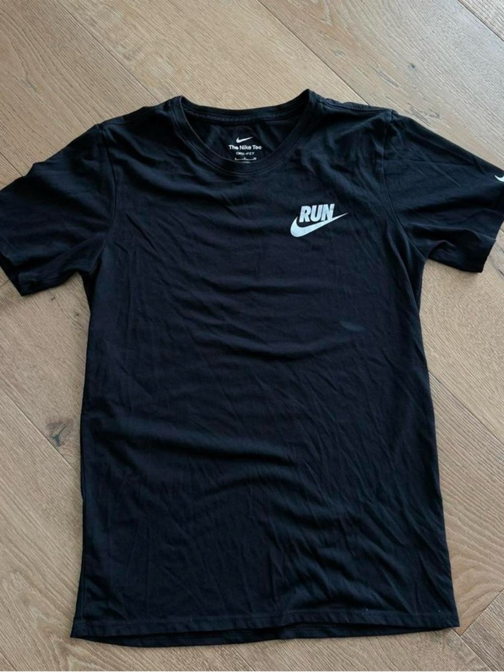 Nike Men’s Black RUN Swoosh Short Sleeve Tee | Size S